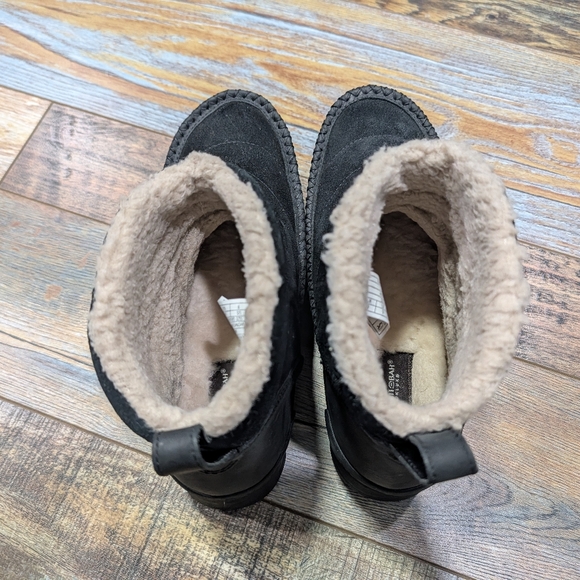 Manitobah Waterproof Pacific Insulated Puffer boots Size 9 - Picture 8 of 11